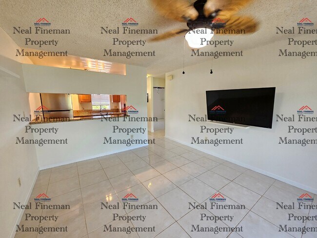 Building Photo - 2 Bed 1 Bath, One parking Condo Hoomaka Vi...