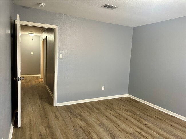 Building Photo - 15770 Chimney Rock Rd