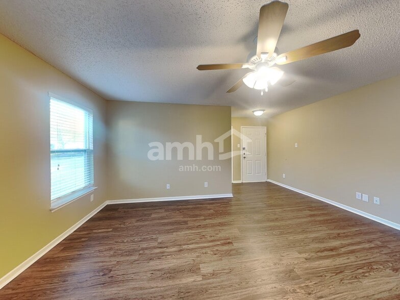 Building Photo - 14397 Cuppola Dr