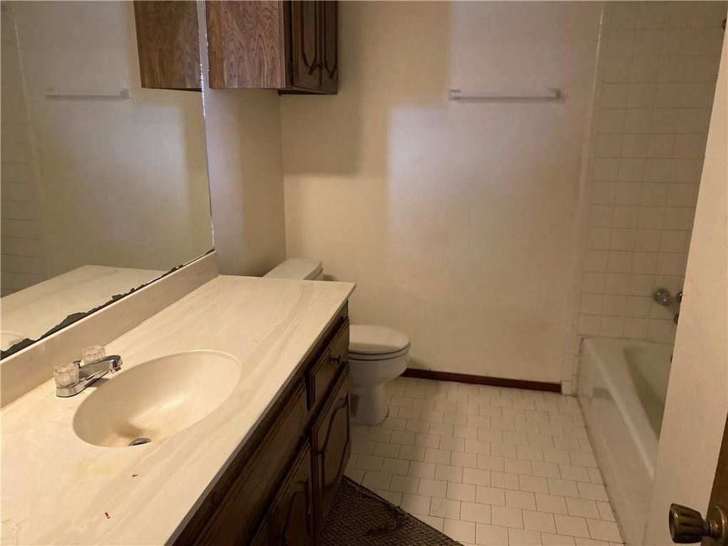 Vanity - 2111 NW 117th St