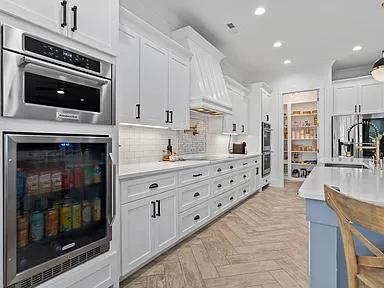 Building Photo - 1100 Whispering Winds Dr