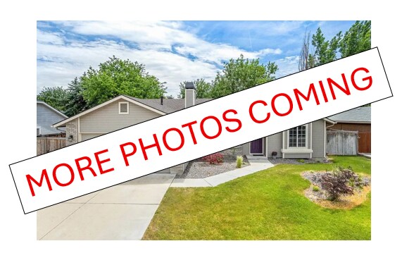 Building Photo - 961 W Newport St