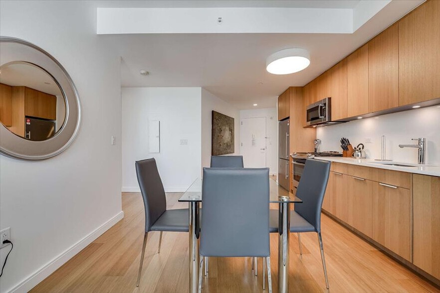 Building Photo - 625W W 57th St