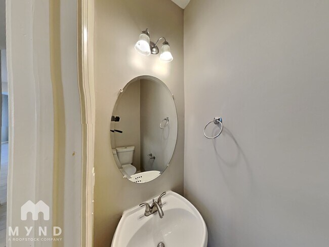 Building Photo - 115 Heritage Creek Way