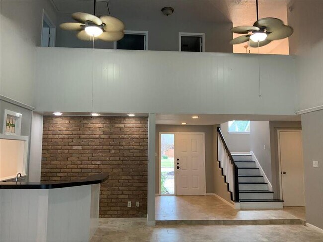 Building Photo - 614 Ellingham Dr