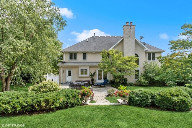 Building Photo - 8840 Royal Dr