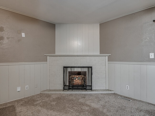 Building Photo - 1505 W Blake St