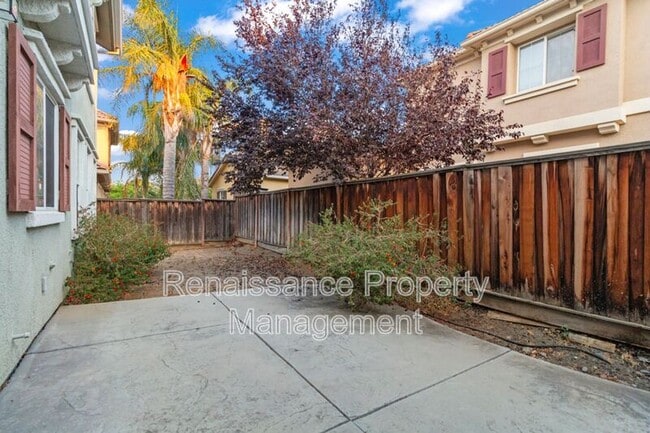 Building Photo - 288 W Fauna Ave