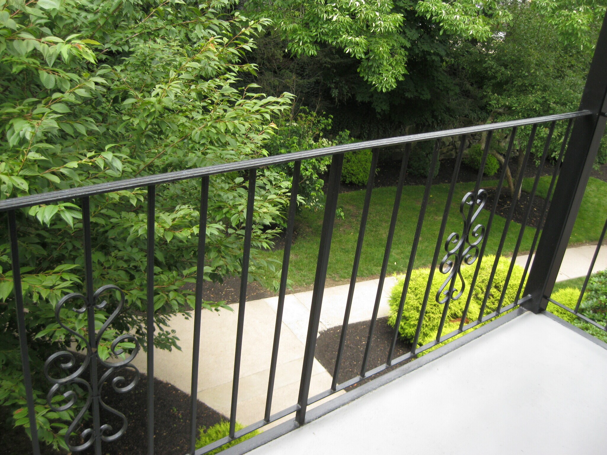 balcony - 21 Pine St