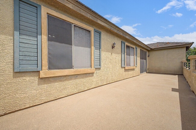 Building Photo - 8425 W Northview Ave