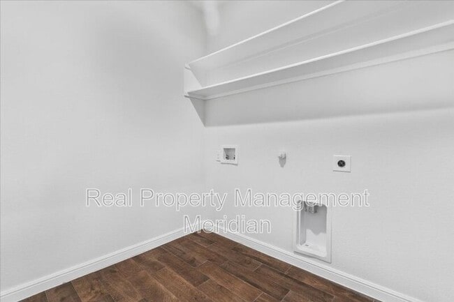 Building Photo - 1125 Ferncliff Dr
