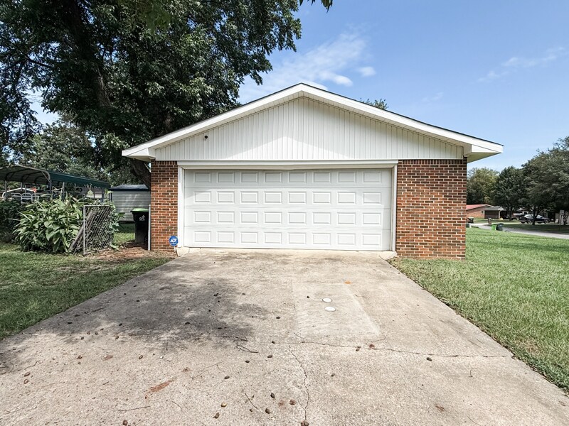 Building Photo - 128 Barnesdale Dr