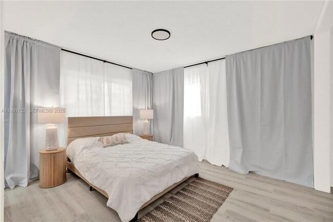 Building Photo - 51 NE 56th Ct