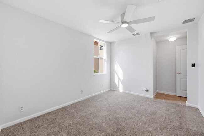 Building Photo - 5601 Spanish River Rd