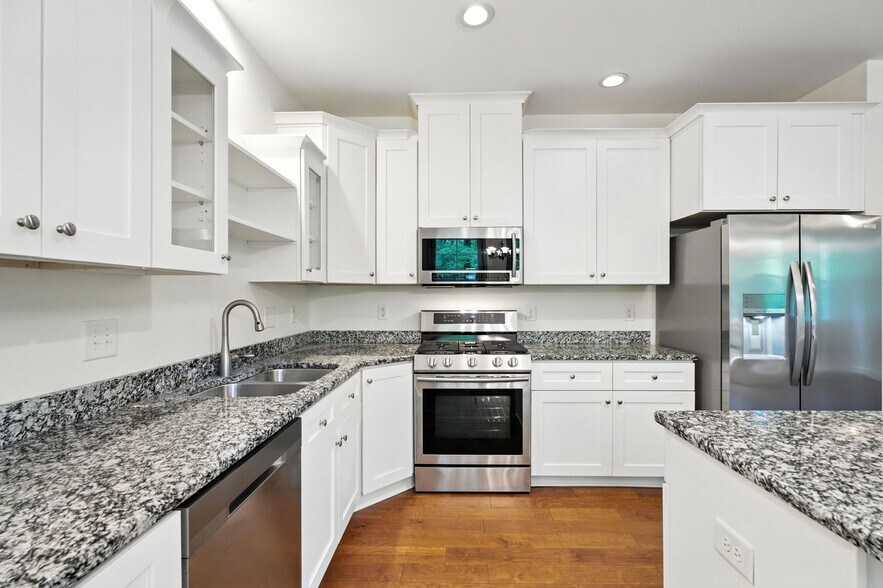 Building Photo - 1541 Louisiana Ln