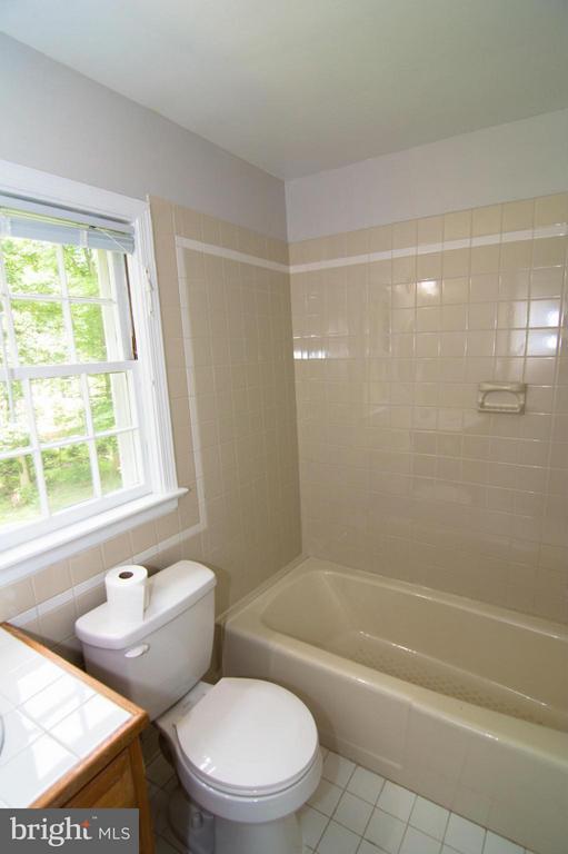 Building Photo - 6638 Holland St