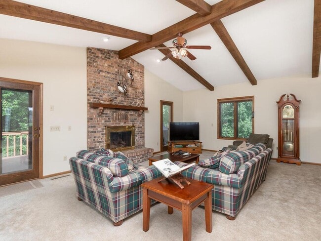 Building Photo - 1760 Mt Hope Rd