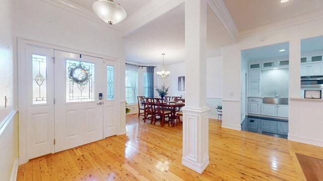 Building Photo - 100 Sweetbriar Lakes Dr