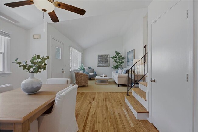 Building Photo - 117 Canonchet Dr