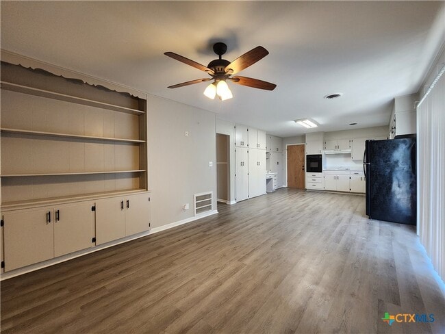 Building Photo - 273 Meadow Ave