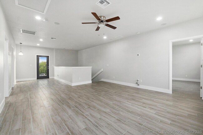 Building Photo - 1351 SW Don Ct