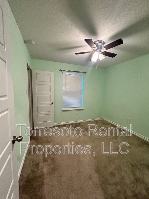 Building Photo - 5910 Sandy Lake St