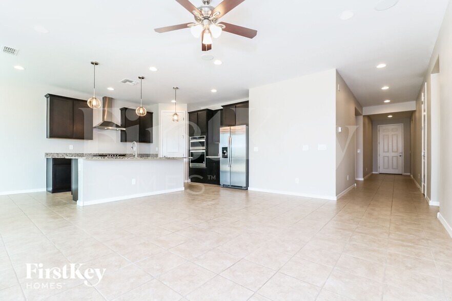 Building Photo - 19947 W Moonlight Path