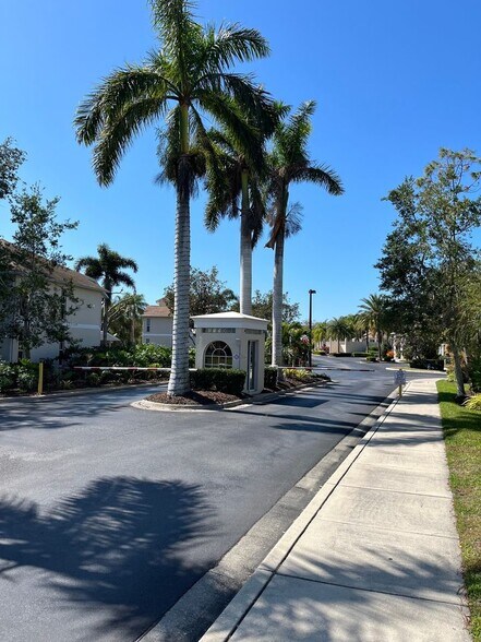 Building Photo - 8389 Wingate Dr