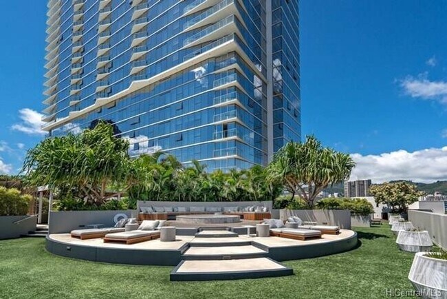 Building Photo - Symphony Honolulu! Luxurious 3 bedroom 2 bathroom in Kakaako with 2 assigned parking stall