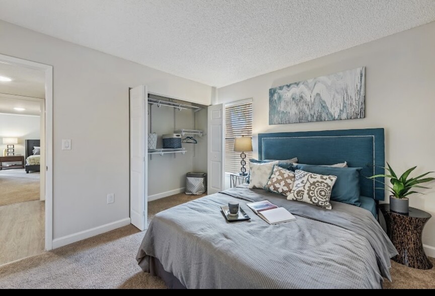 Primary Photo - 15775 Miami Lakeway N