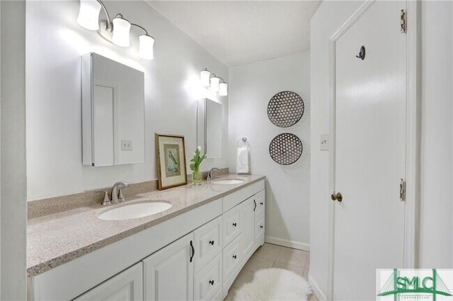 Building Photo - 1401 King George Blvd