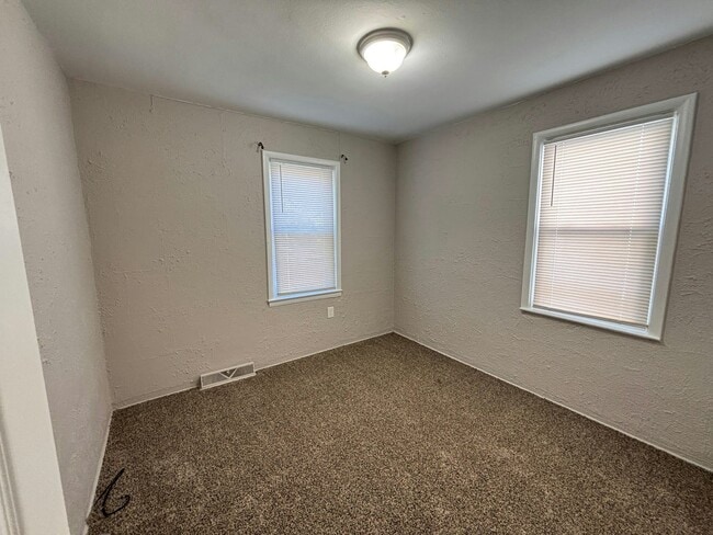 Building Photo - 7034 Yacht Ave