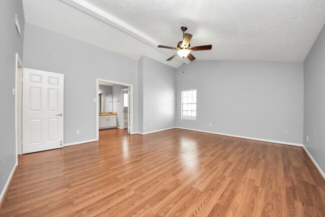 Building Photo - 16006 Autumn Falls Ln