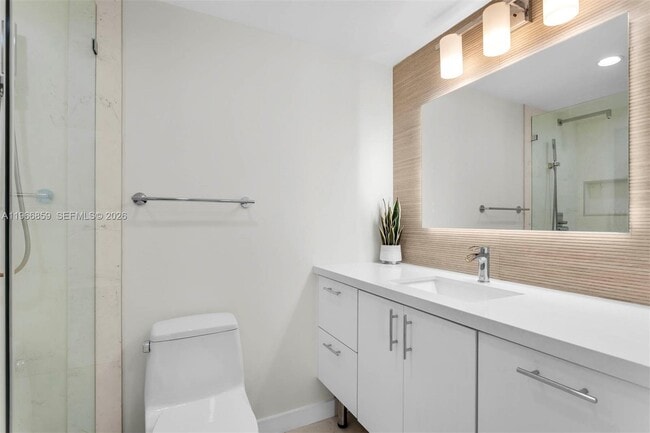 Building Photo - 2655 Collins Ave