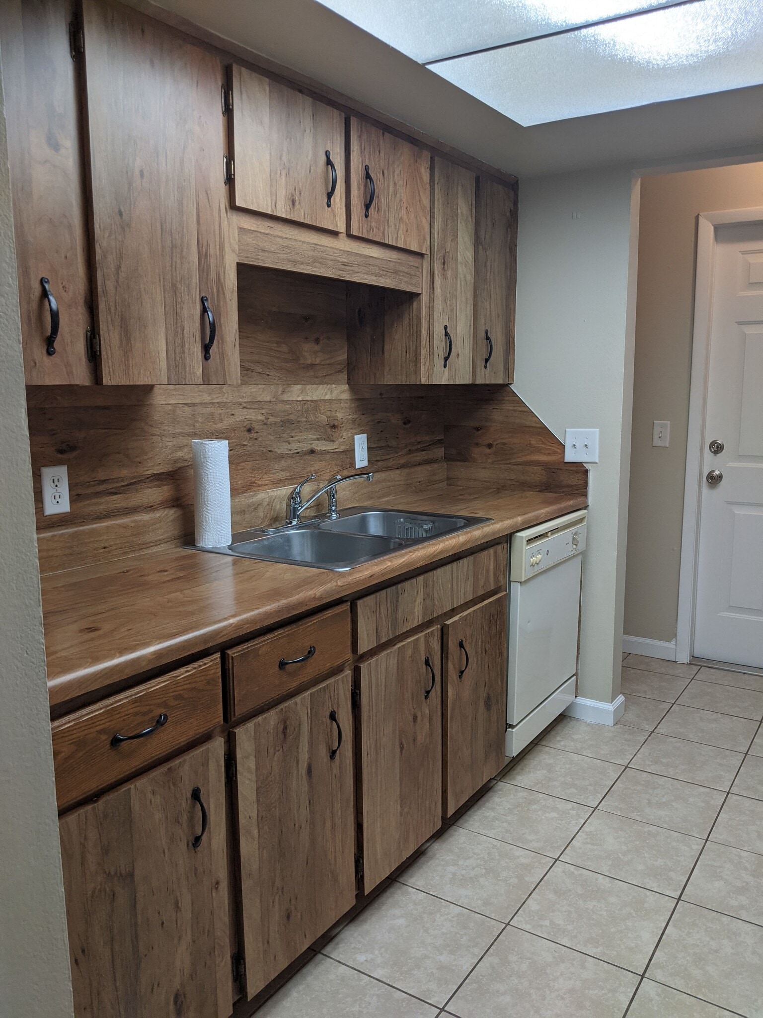 Building Photo - 2231 Ascot Ct