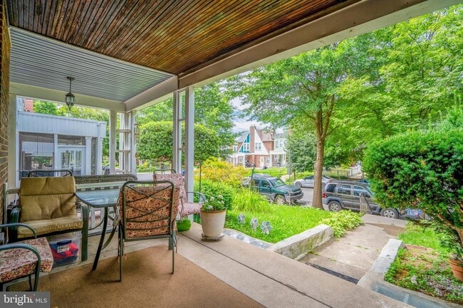 Building Photo - 7117 Woolston Ave