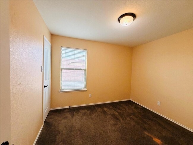 Building Photo - 1112 Strickling Dr