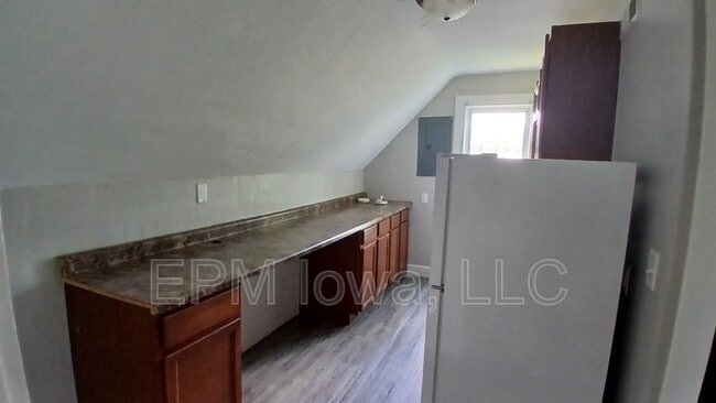 Building Photo - 949 13th St