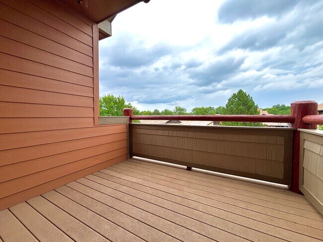 Building Photo - Beautiful 2 Bed 1 Bath Haven in Central Fort Collins!