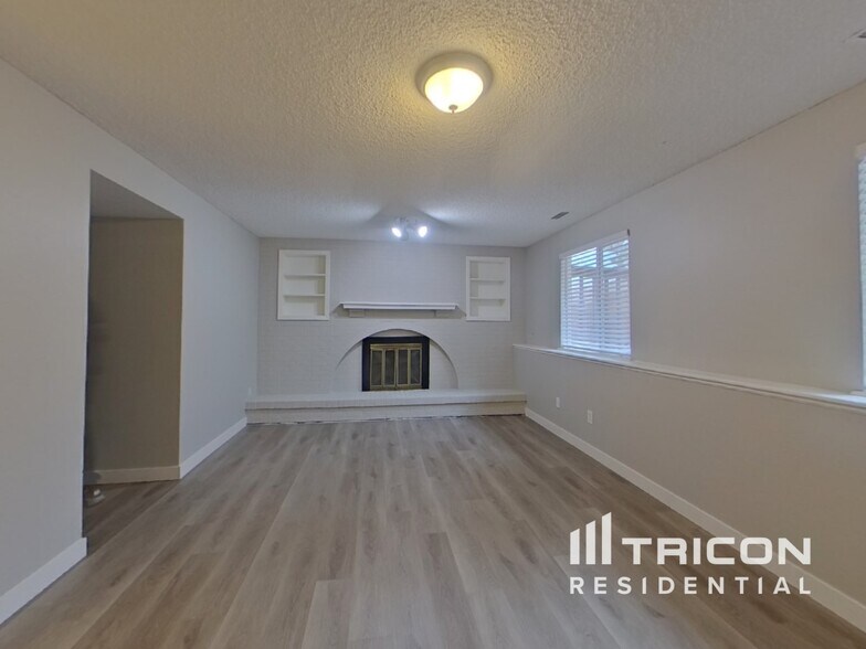 Building Photo - 7040 Nettlewood Pl