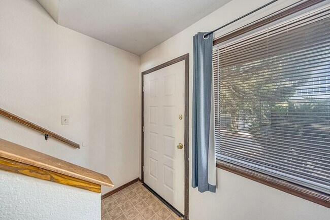 Building Photo - Corner Unit 2 Bedroom with Private Backyard & Master Bedroom Deck!