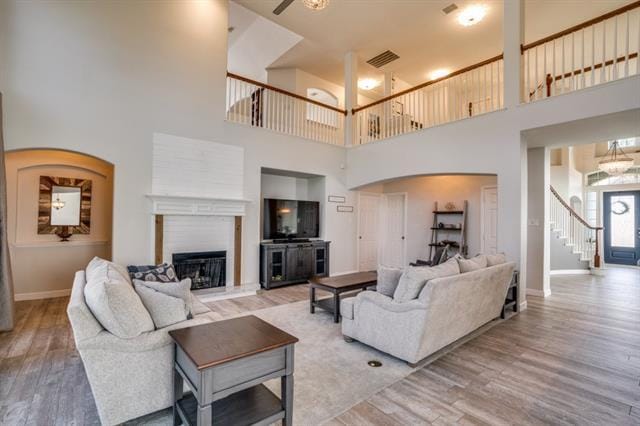 Building Photo - 611 Creekwood Ln