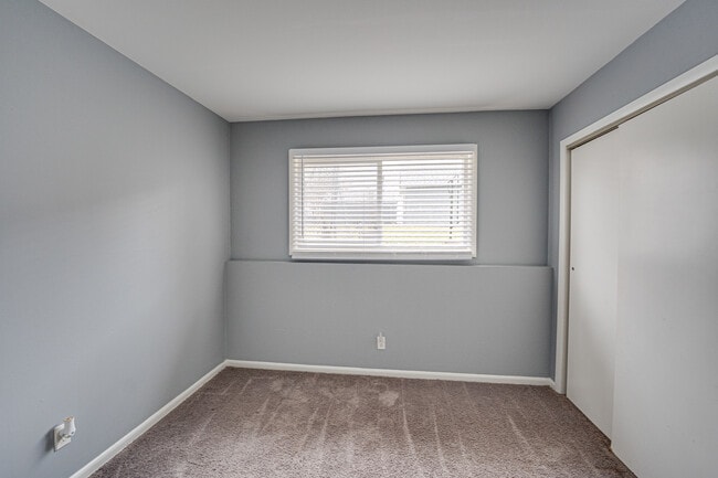 Building Photo - 839 Bishop Ave