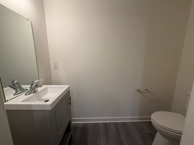 Building Photo - 2451 Frankford Ave