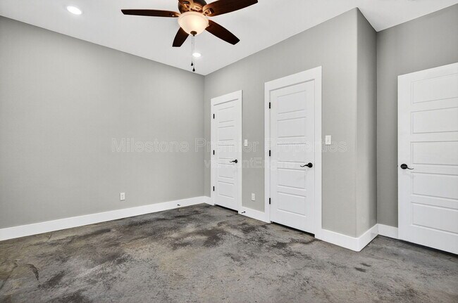 Building Photo - 1507 S 7th Ave