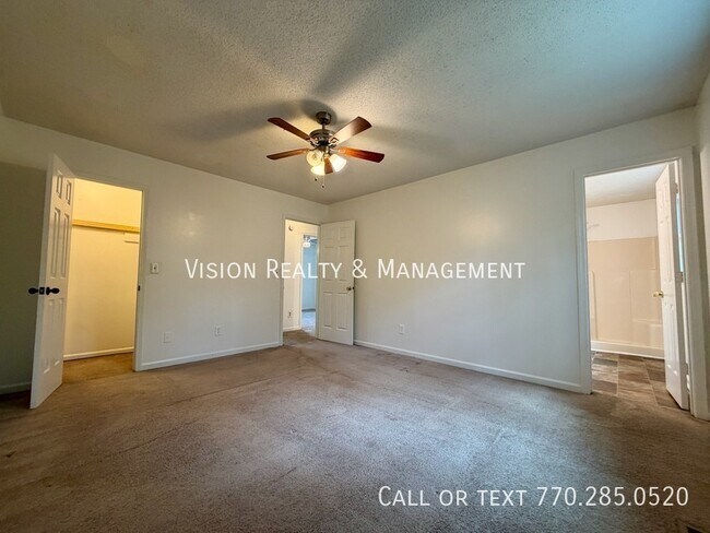 Building Photo - 130 Tyler Ln