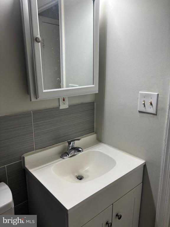 Building Photo - 5505 Karen Elaine Dr