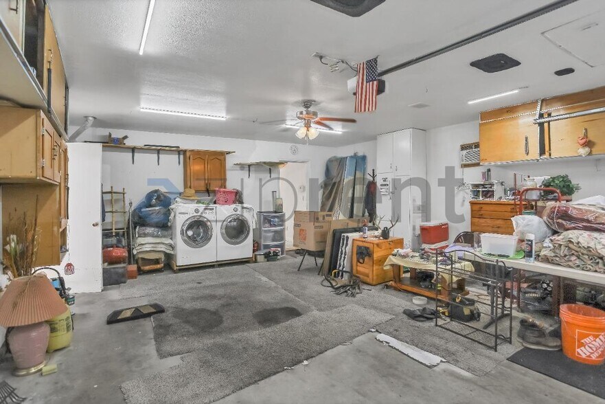 Building Photo - Unit