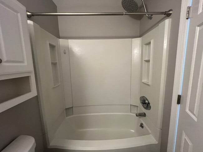 Building Photo - 4460 Roller Ct