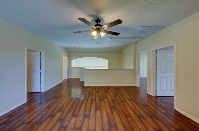 Building Photo - 2610 Ledgebrook Ln